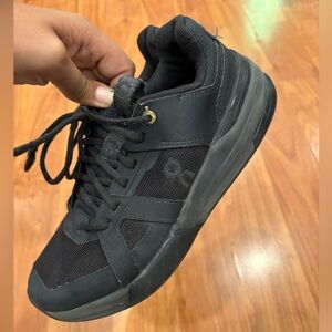 Oncloud youth sneakers